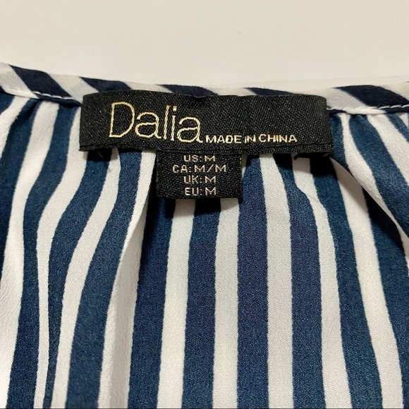 Navy White Stripe Sleeveless Blouse Top Medium Basic Layering Classic - Picture 7 of 11